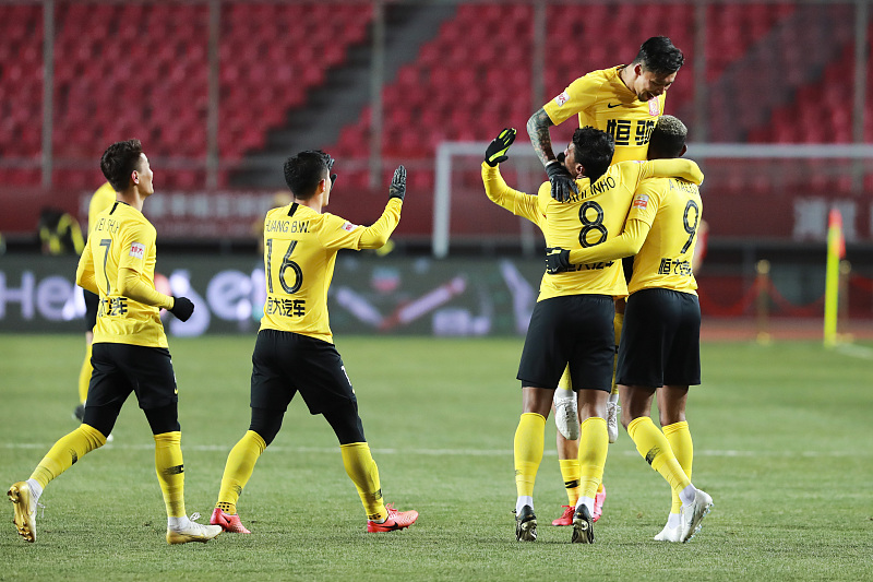澳客直播-包含华夏幸福客场击败恒大，士气高涨继续保持不败的词条