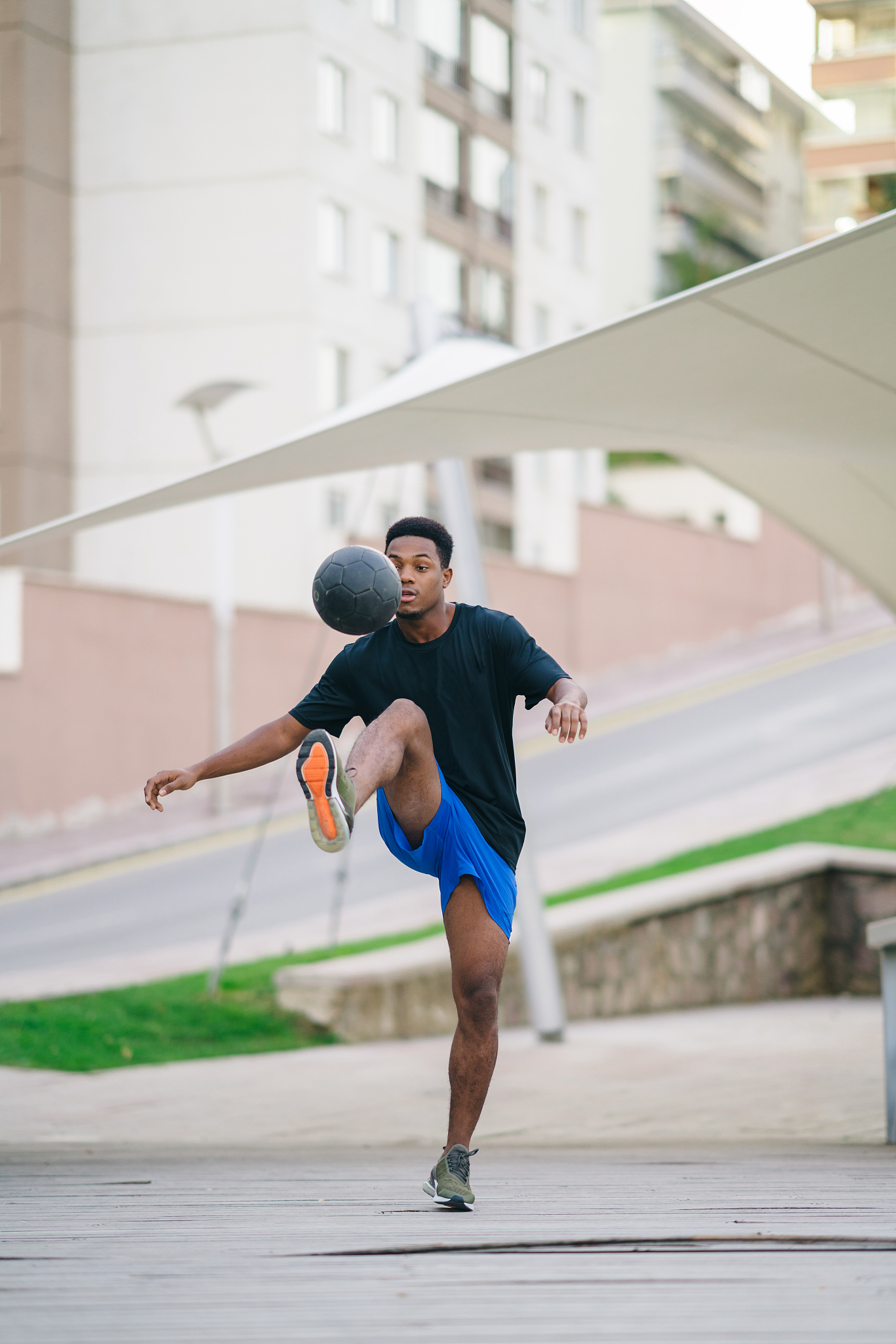 澳客教练-运动员们在球场上展现出了极致的比赛技巧