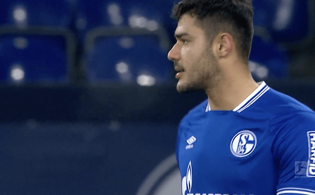 沙尔克遭遇失利，陷入保级泥潭