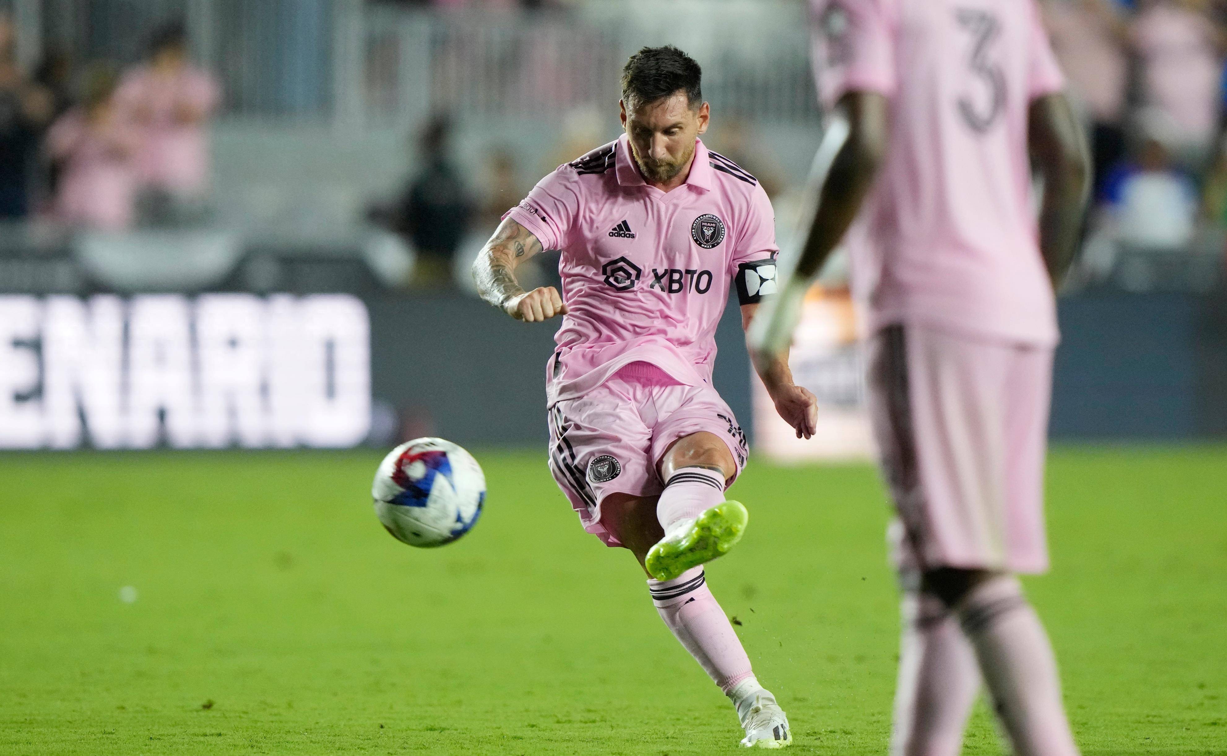 足球运动员们在场上展现出了无限魅力