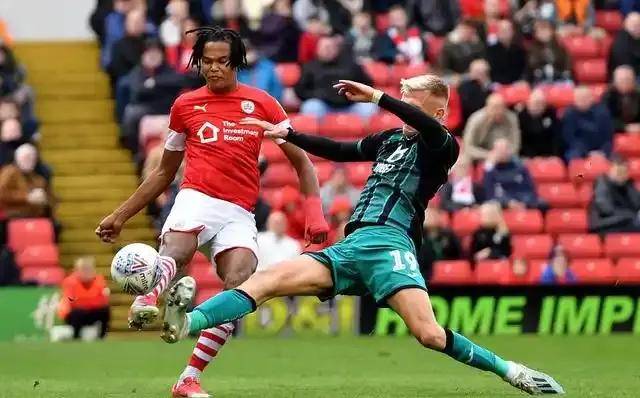 澳客培训-西汉姆联二比零击败南安普顿，脱离保级威胁的简单介绍